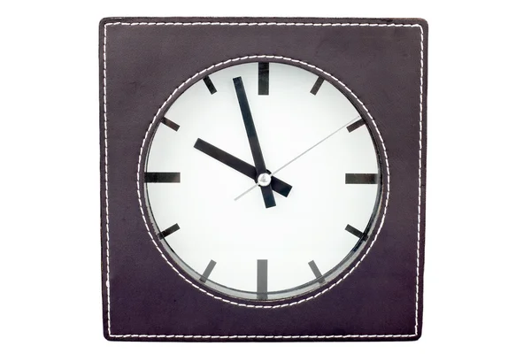 Zegar w skórzanych ramki — Zdjęcie stockowe