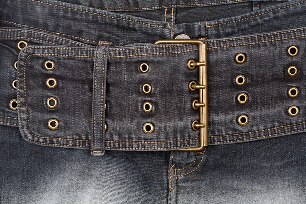 Крупним планом знімок джинсів спереду — стокове фото