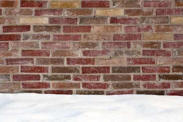Dinding bata dan salju — Stok Foto