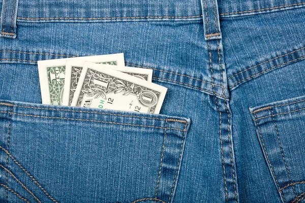 เงินในกระเป๋า กางเกงยีนส์สีน้ําเงิน — ภาพถ่ายสต็อก