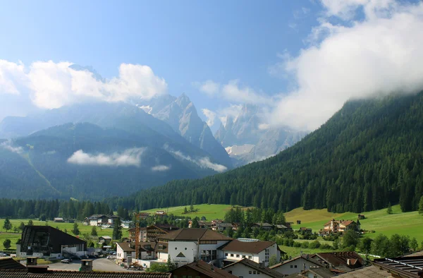 Város sexten Tirol-Olaszország Stock Kép