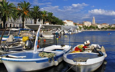 split Limanı ve deniz araçları - Hırvatistan ile şehir manzarası