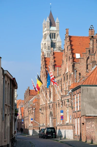 Notre Dame belfry and old houses at Brugge - Belgium — Stock Photo, Image