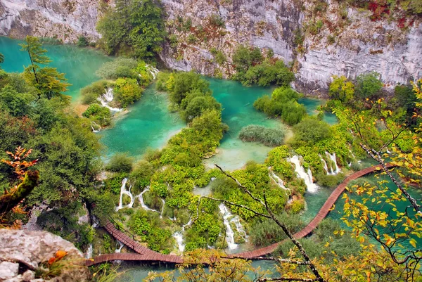 Plitvice national park View of waterfalls and footpath Croatia — Stock Photo, Image
