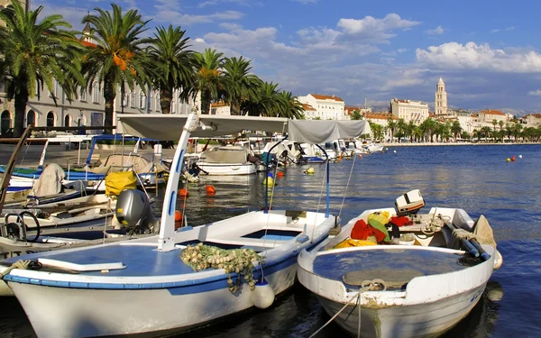 Vista del puerto de Split y la ciudad - Croacia — Foto de Stock