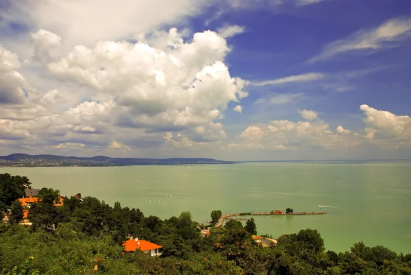 Vista do lago Balaton da abadia de Tihany — Fotografia de Stock