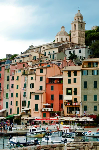 Puerto y Casas en Porto venere - Liguria - Italia — Foto de Stock