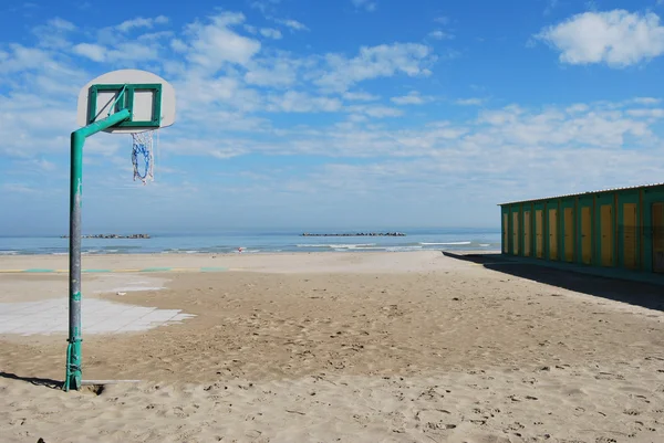 Αδριατικής παραλία της Πεσκάρα, σε μια ηλιόλουστη ημέρα — Φωτογραφία Αρχείου