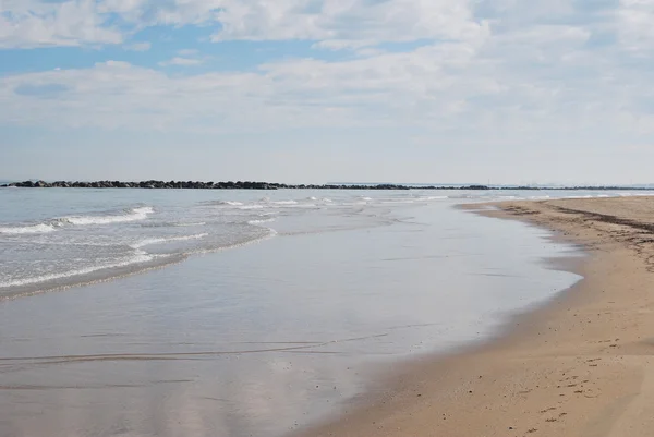 Адріатичного пляж Пескара в сонячний день — стокове фото