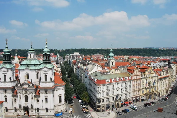 Praga, capital de la checa repulic, con sus palacios, puentes y castillos — Foto de Stock