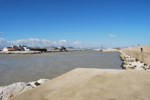 A orla marítima, porto e praia de Pescara — Fotografia de Stock