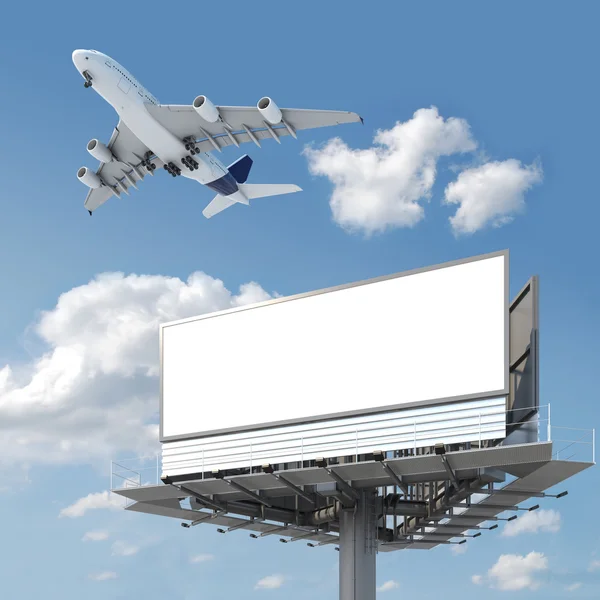 Κενό πίνακα ανακοινώσεων με αεροπλάνο στον ουρανό — Φωτογραφία Αρχείου