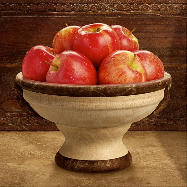 Cuenco de manzana —  Fotos de Stock