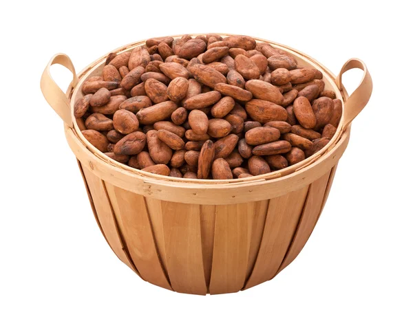 Cacaoboon mand geïsoleerd op wit met een uitknippad — Stockfoto
