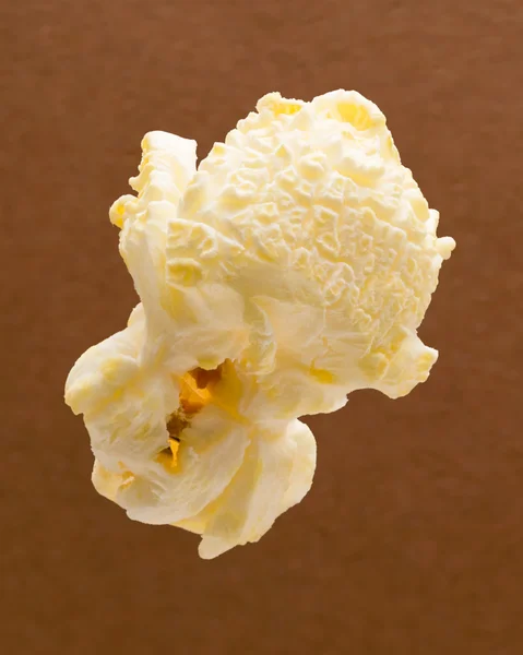 Popcorn isoliert — Stockfoto