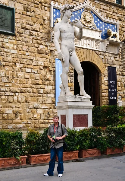 Tourist at the Statue of David, Florence, Italy — Stock Photo, Image