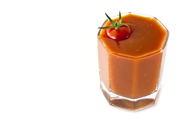 Glass of tomato juice and ripe tomato — Stock Photo, Image