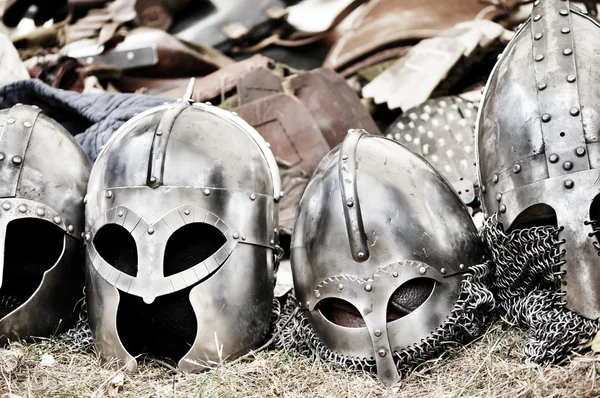 Helmen en armors — Stockfoto