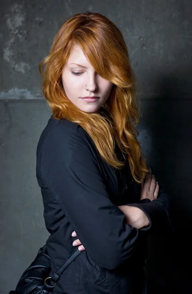 Divatos fiatal redhead. — Stock Fotó