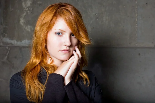 Moody portrait of a beautiful fashoinable young redhead girl wit — Stock Photo, Image