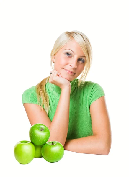 Fresco giovane biondo con mele verdi fresche . — Foto Stock
