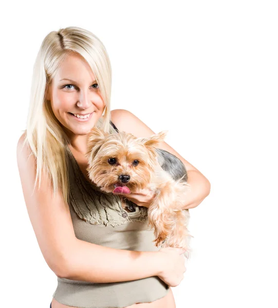 Młody atrakcyjny blond kobieta i jej pies. — Zdjęcie stockowe
