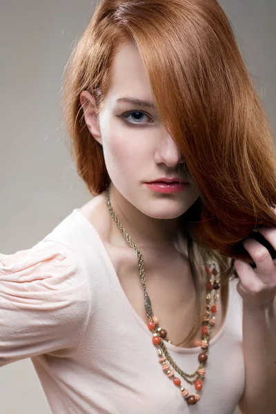 Artistic portrait of gorgeous young redhead. — Stock Photo, Image