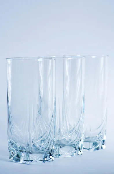 Ozdobny szklanek strzał w chłodny niebieski filtrowania. — Zdjęcie stockowe