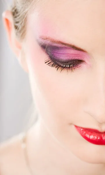 Closeup της πολύχρωμο κομψό μακιγιάζ. — Φωτογραφία Αρχείου