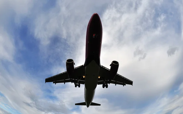 구름 속의 비행기 — 스톡 사진