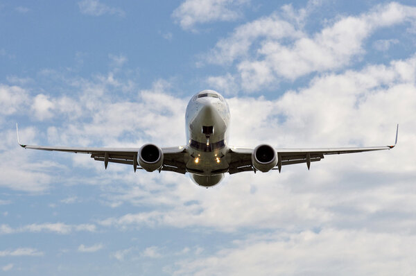Самолет в воздухе