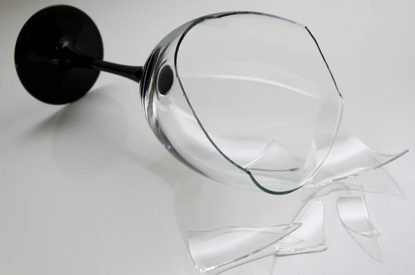 Разбитые бокалы — стоковое фото