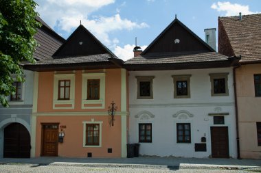 küçük tenements