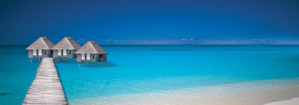 Uma casinha no oceano. Paraíso ! — Fotografia de Stock
