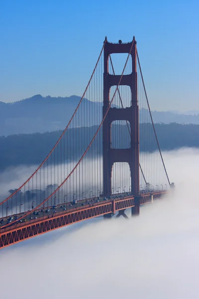 Ponte Golden Gate de São Francisco em nevoeiro — Fotografia de Stock