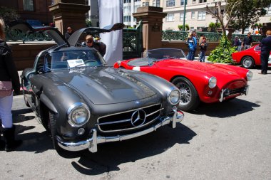 1955 mercedes benz 300sl kanatlı kapılarla