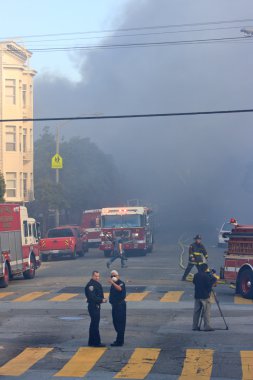 san francisco - Ev yanıyor