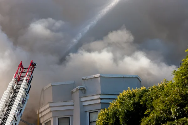 San Francisco - будинки у вогні — стокове фото