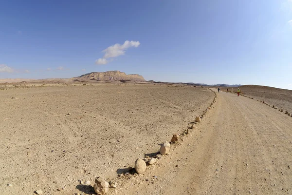 Desert hiking in Negev. — Stock Photo, Image