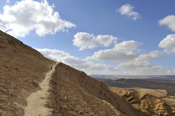 Mountain trekking in Negev desert. — Stock Photo, Image