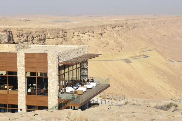 Hotel turístico no deserto de Negev . Fotos De Bancos De Imagens Sem Royalties