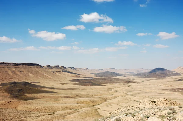 Кратер Рамон в пустелі Негев. — стокове фото