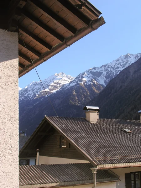 Alpino aldeia — Fotografia de Stock