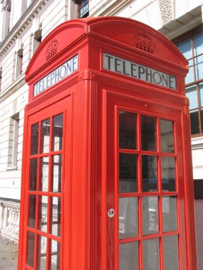 Londra kırmızı telefon kulübesi