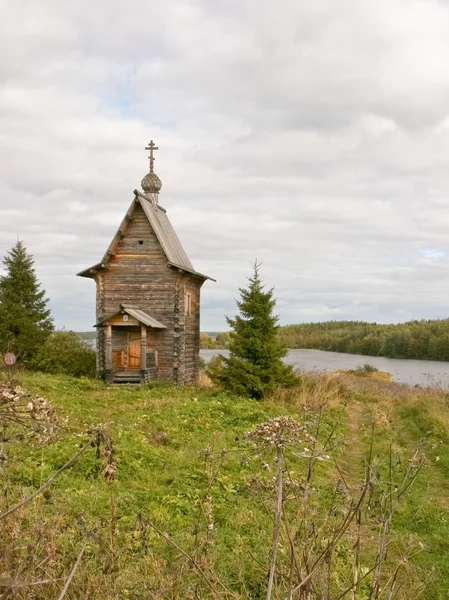 Dřevěný pravoslavný kostelík Stock Snímky