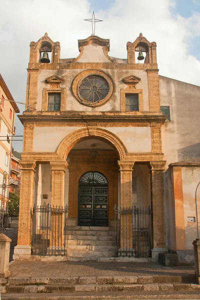 Kerk van ss. salvatore alla torre in cefalu, Sicilië, Italië — Stockfoto