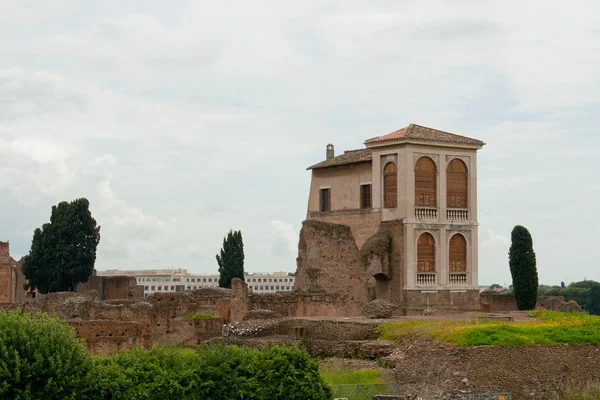 Casa antica abbandonata — Foto Stock