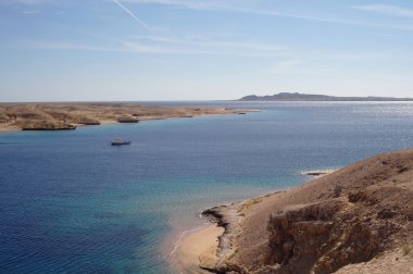 red sea bir plaj sahil