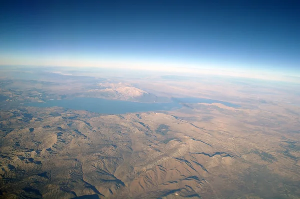 Вид с воздуха на закат горы — стоковое фото