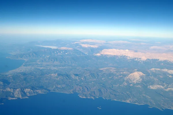 Vistas aéreas a la montaña y al mar, Turquía — Foto de Stock